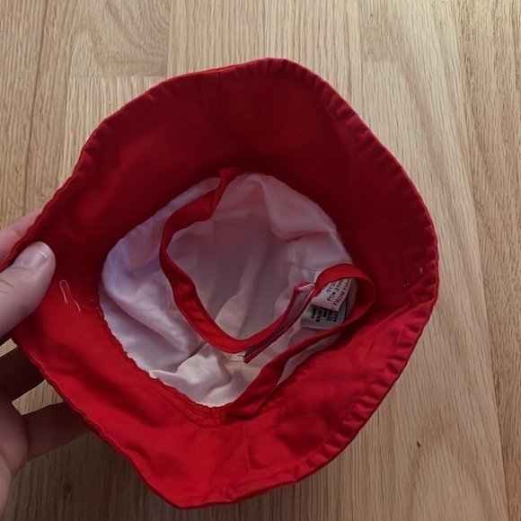 Red newborn beach hat - Picture 4 of 5